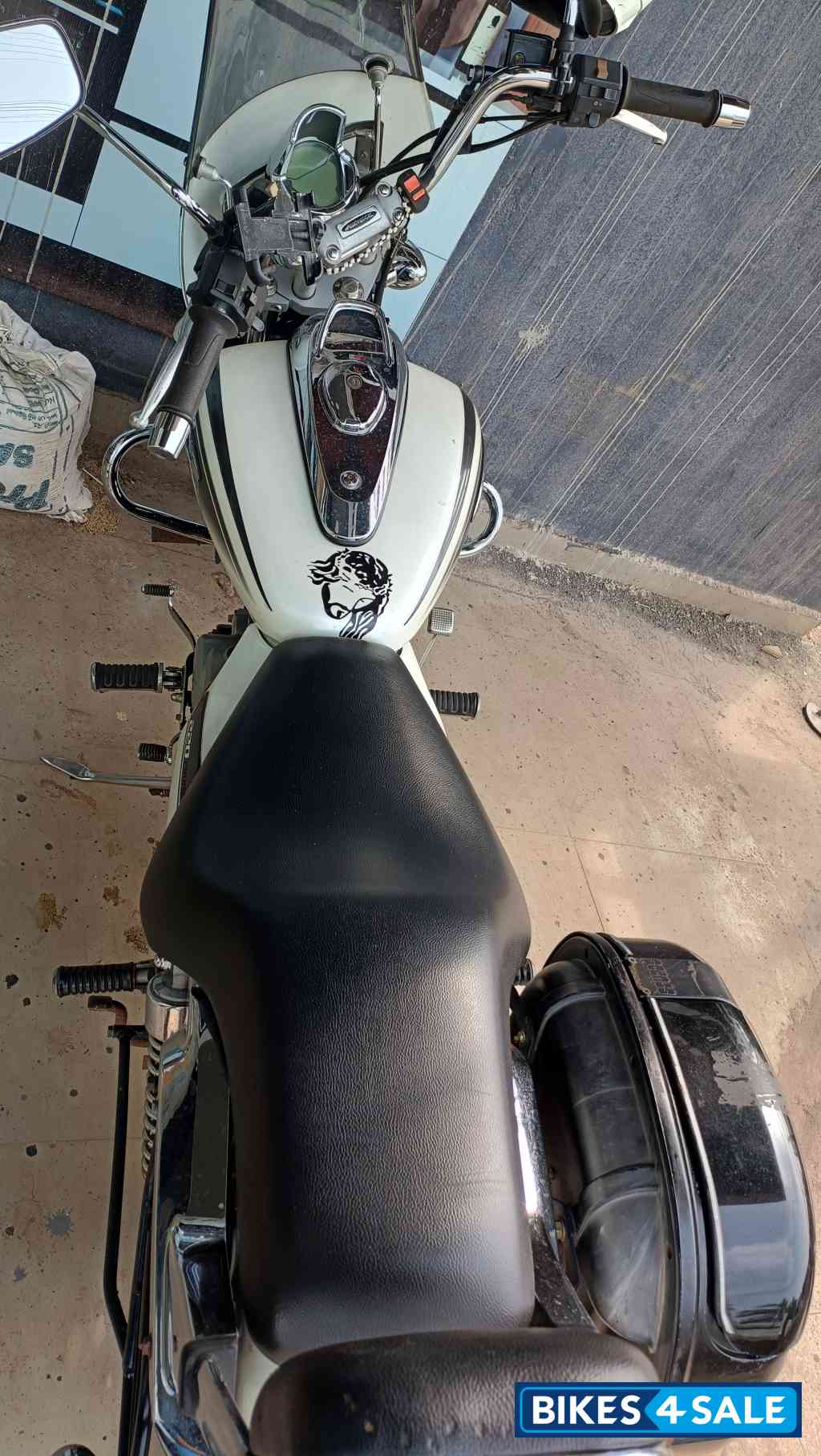 Bajaj Avenger Cruise 220