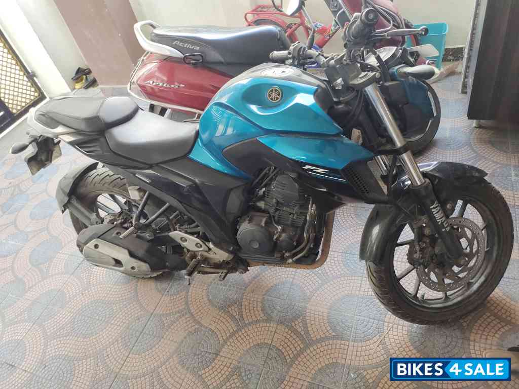 Yamaha FZ25