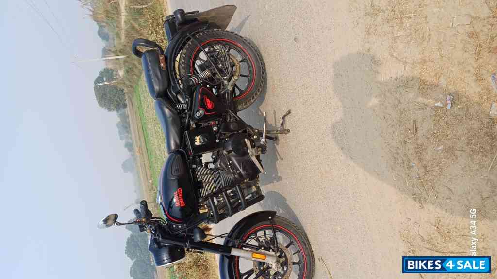 Royal Enfield Classic Stealth Black