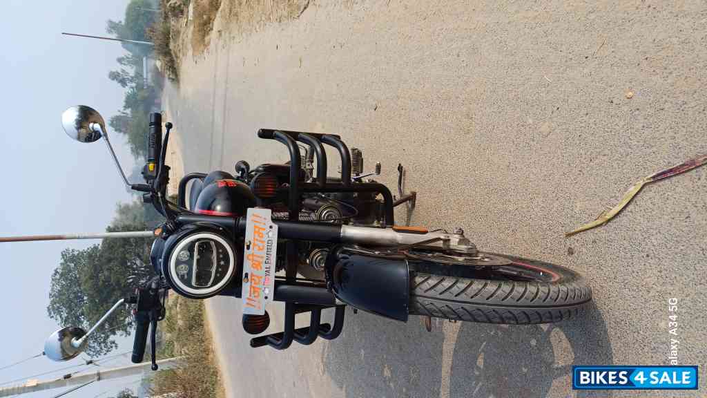 Royal Enfield Classic Stealth Black