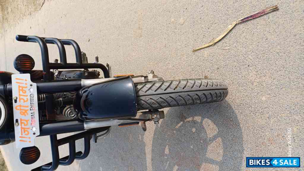 Royal Enfield Classic Stealth Black