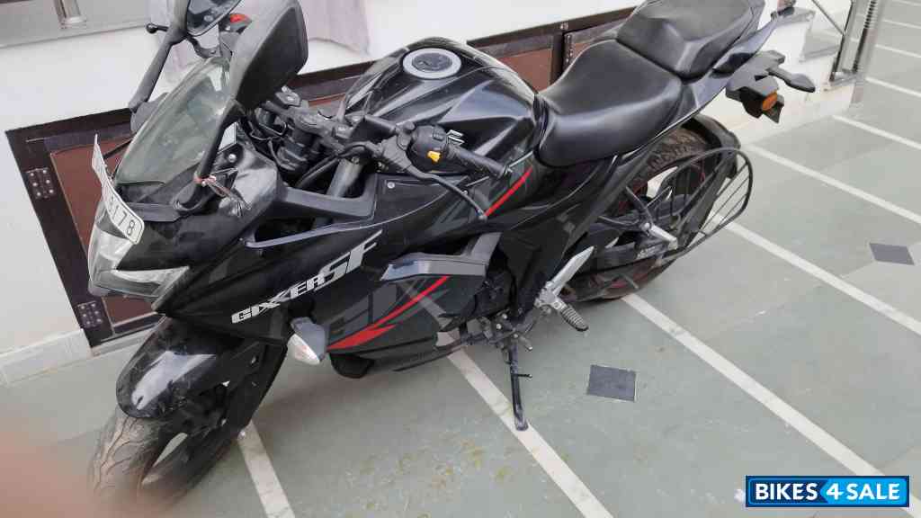 Suzuki Gixxer SF