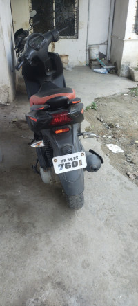 Black Aprilia SR 160 Carbon ABS