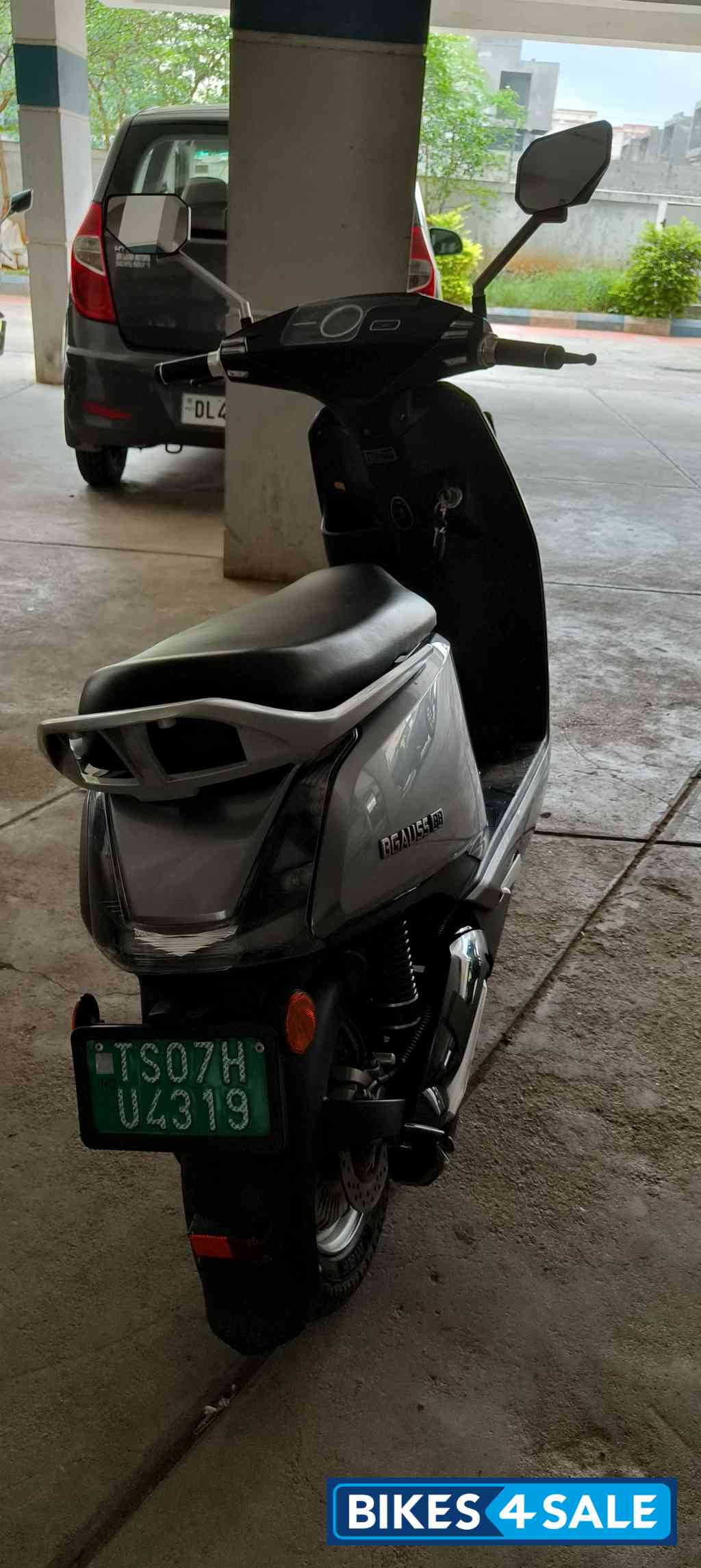 BGauss B8 Lithium Ion