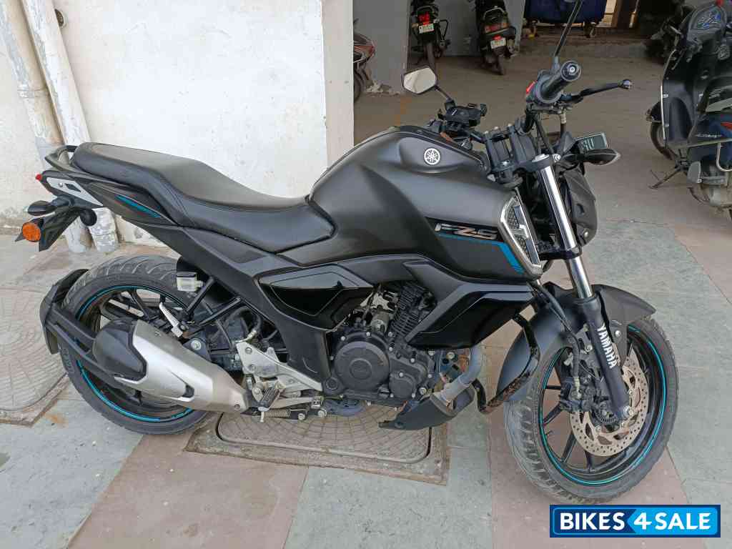 Matt Black Yamaha FZ-S FI V3 BS6