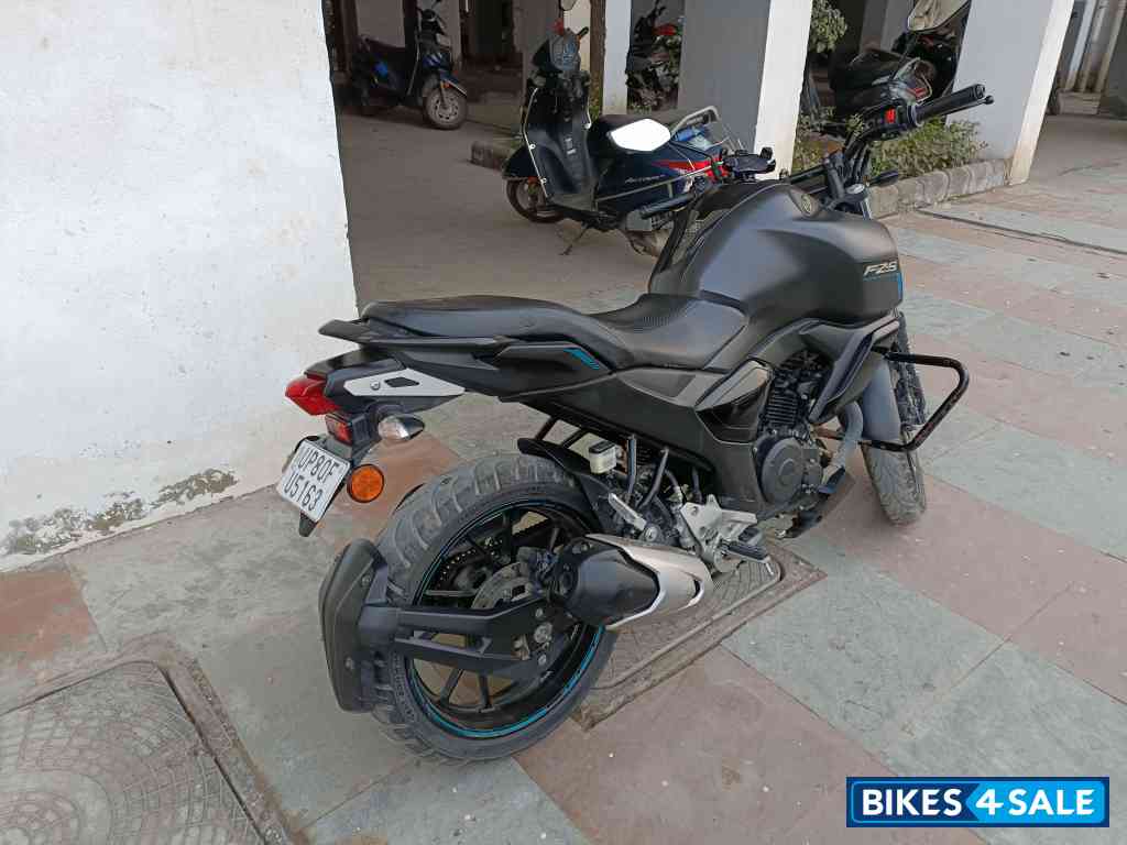 Matt Black Yamaha FZ-S FI V3 BS6