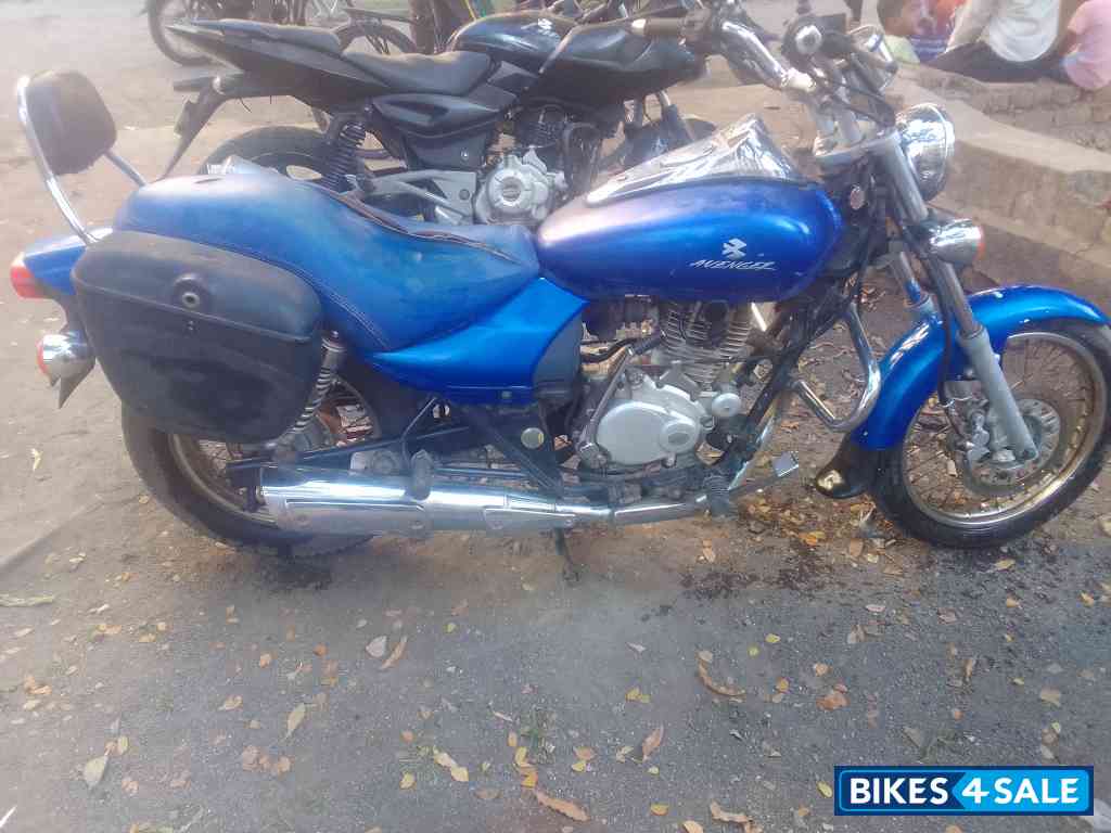 Bajaj Avenger 180 DTS-i