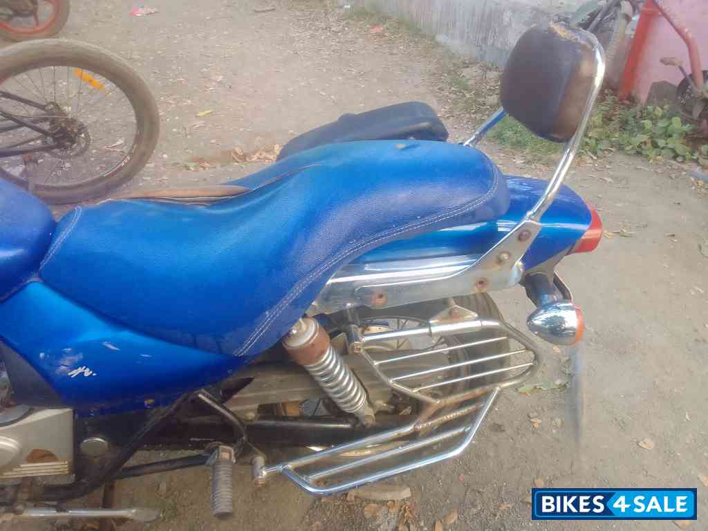 Bajaj Avenger 180 DTS-i