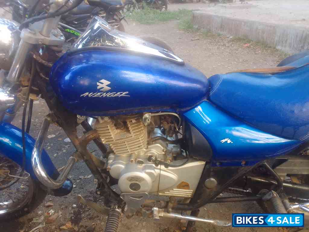 Bajaj Avenger 180 DTS-i