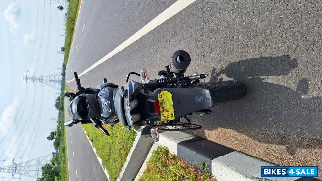 Bajaj Pulsar 220F BS6