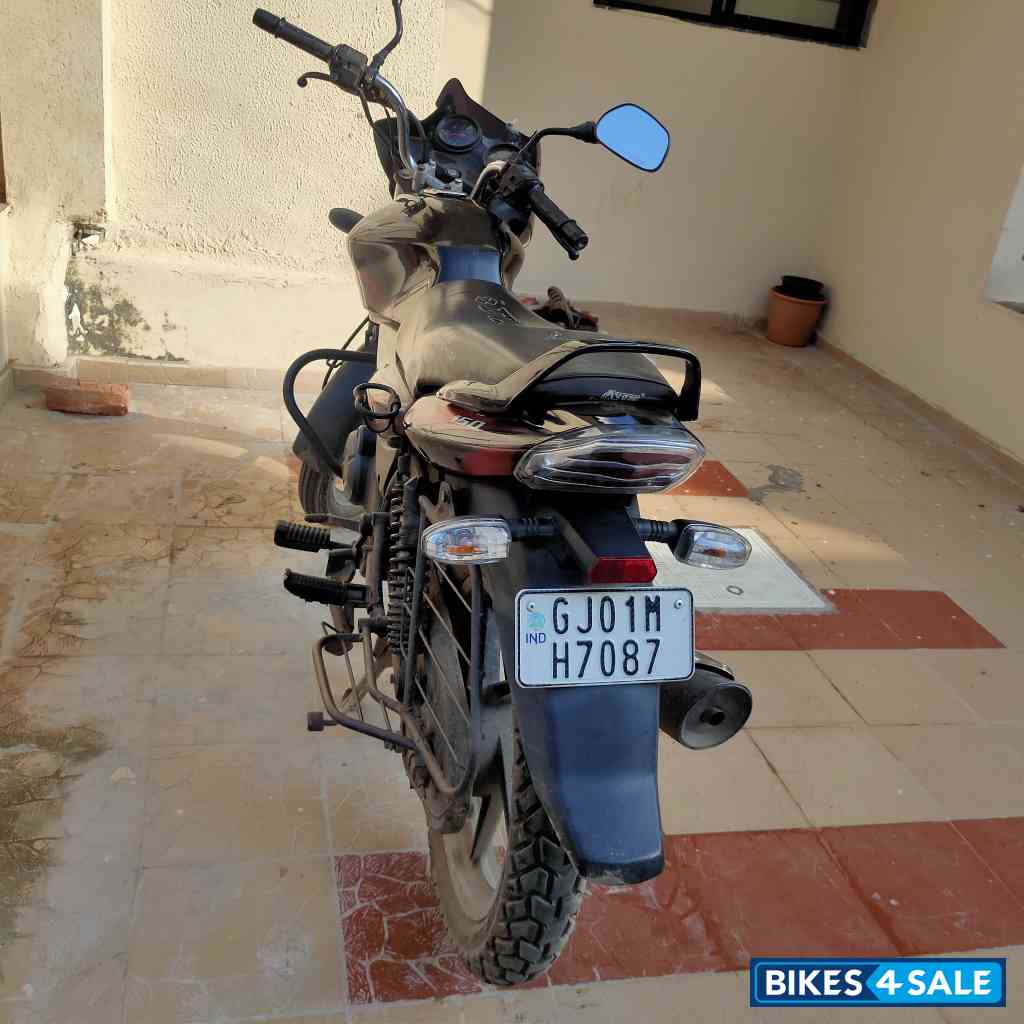 Black Bajaj Discover DTSi 150