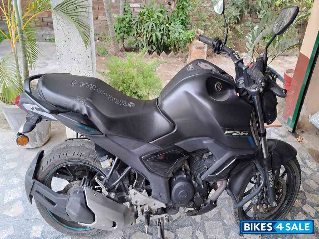 Matt Black Yamaha FZ-S FI V3