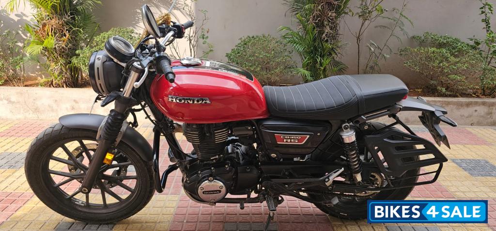 Red Honda CB350RS