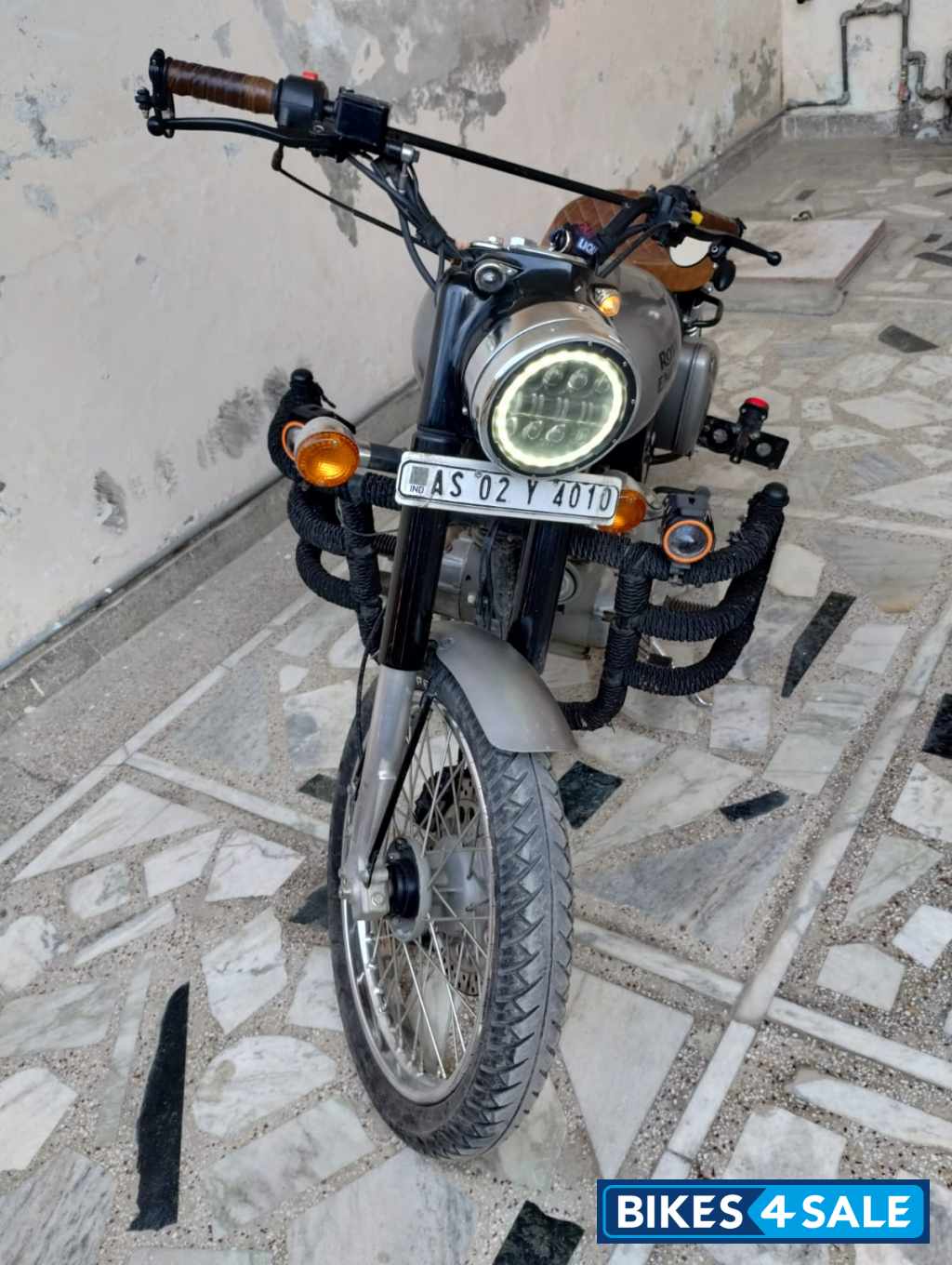 Grey Royal Enfield Classic Gunmetal Grey