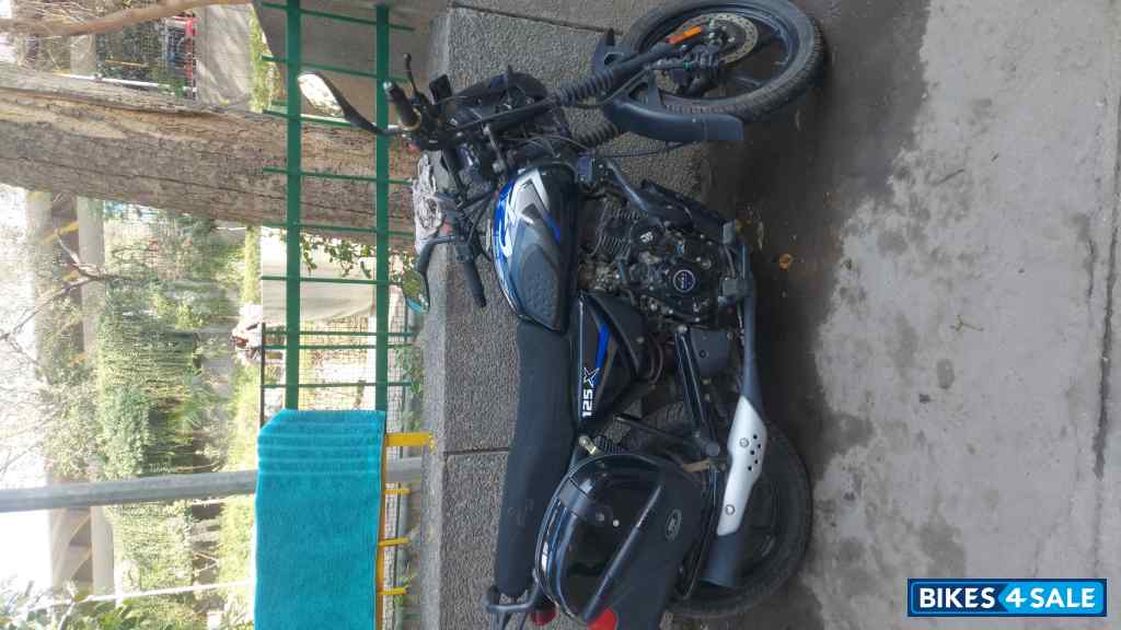 Black/blue Bajaj CT 125X Black/blue Bajaj CT 125X