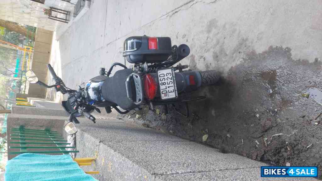 Black/blue Bajaj CT 125X Black/blue Bajaj CT 125X