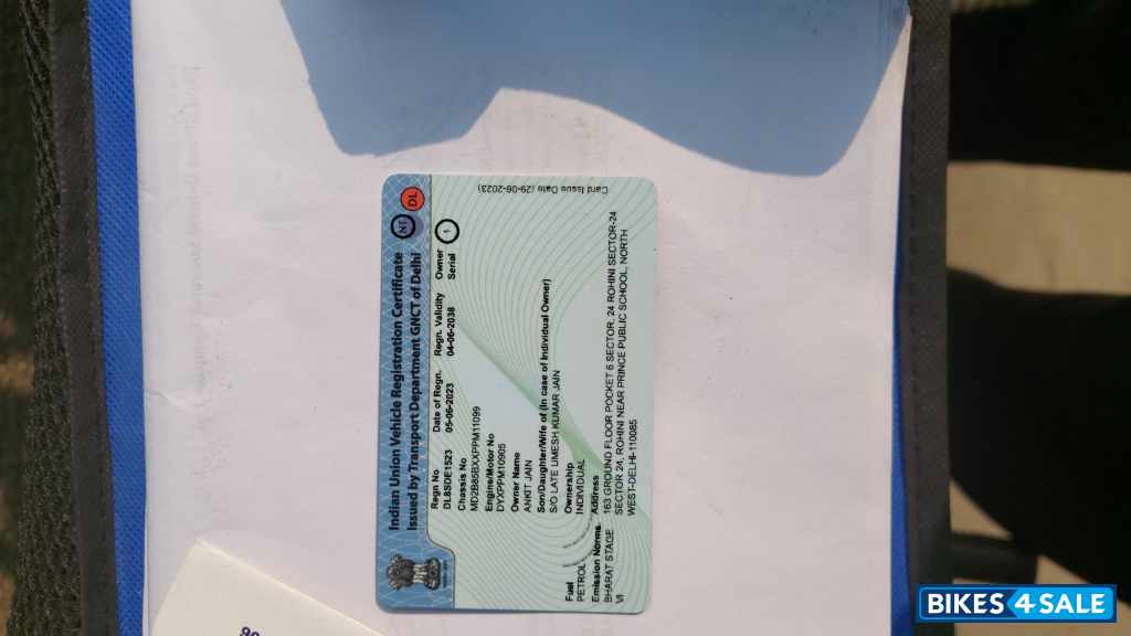 Black/blue Bajaj CT 125X Black/blue Bajaj CT 125X