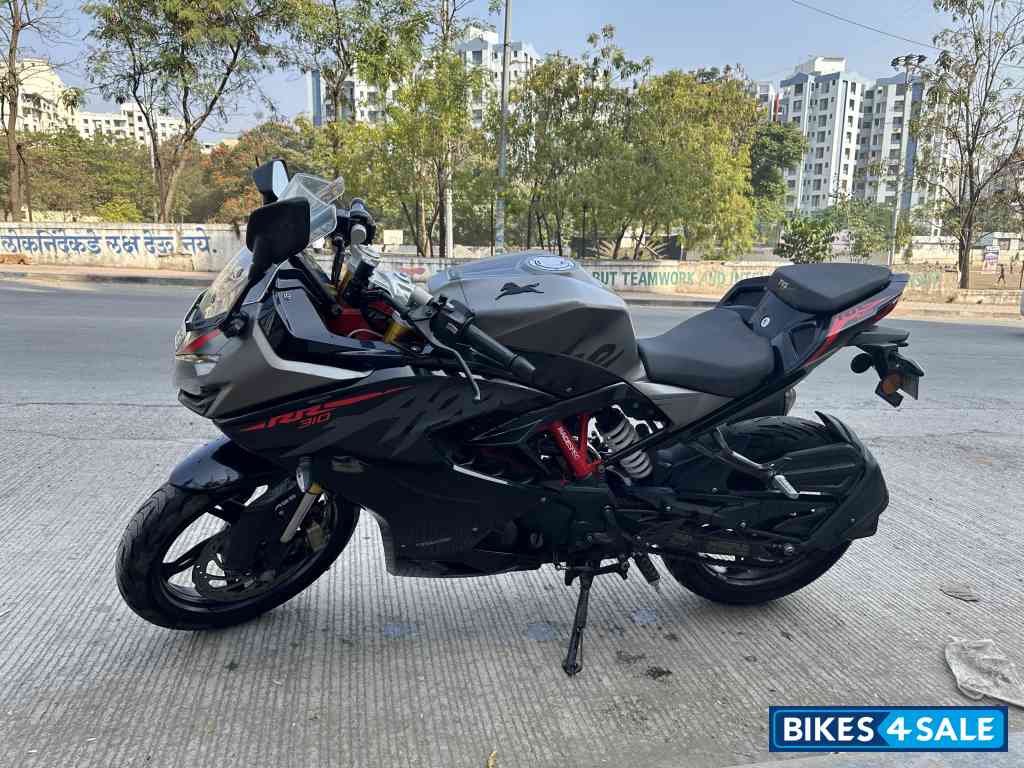 Black TVS Apache RR 310