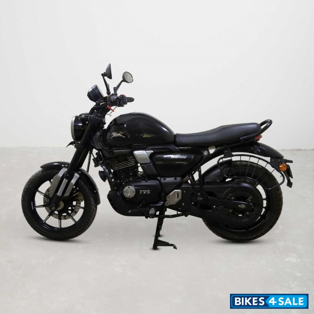 TVS Ronin SS