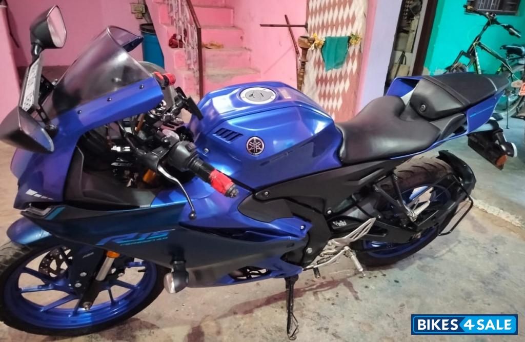 Blue Yamaha R15 V4
