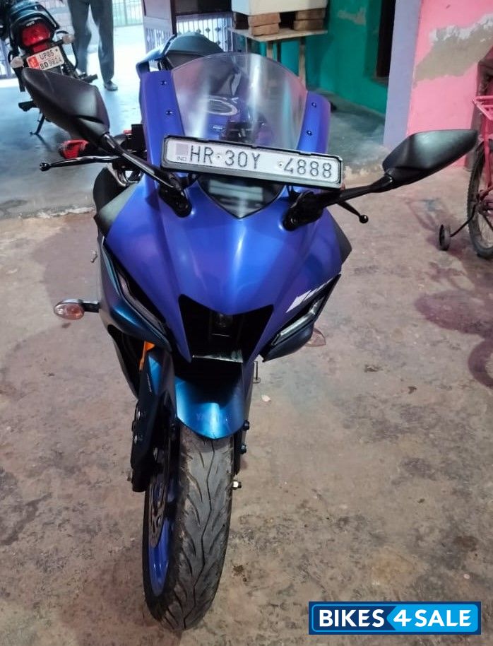 Blue Yamaha R15 V4