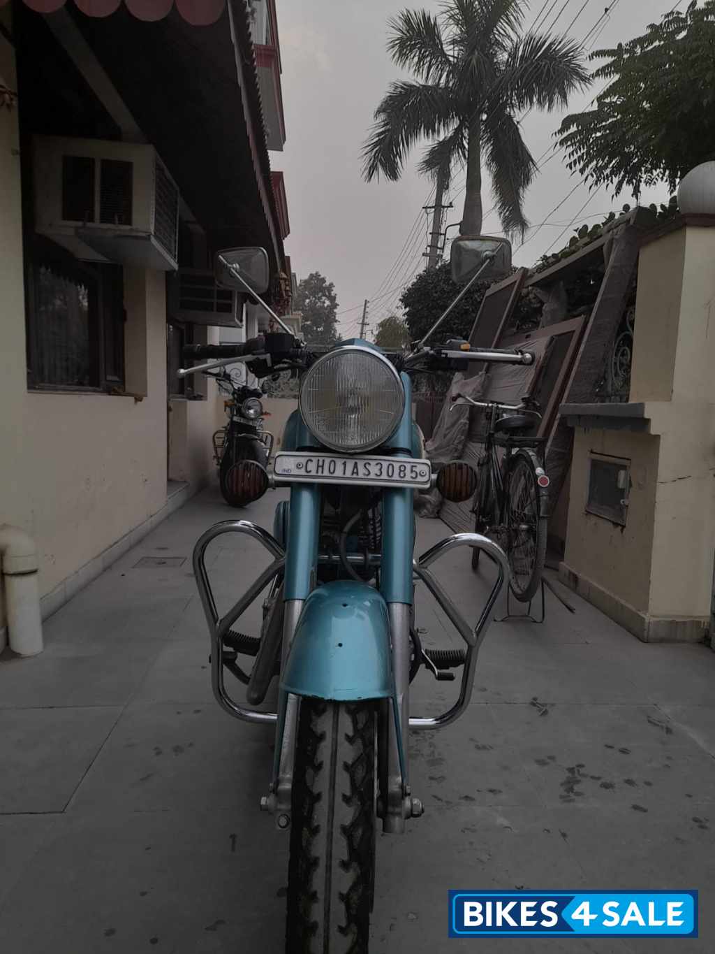 Royal Enfield Classic 500