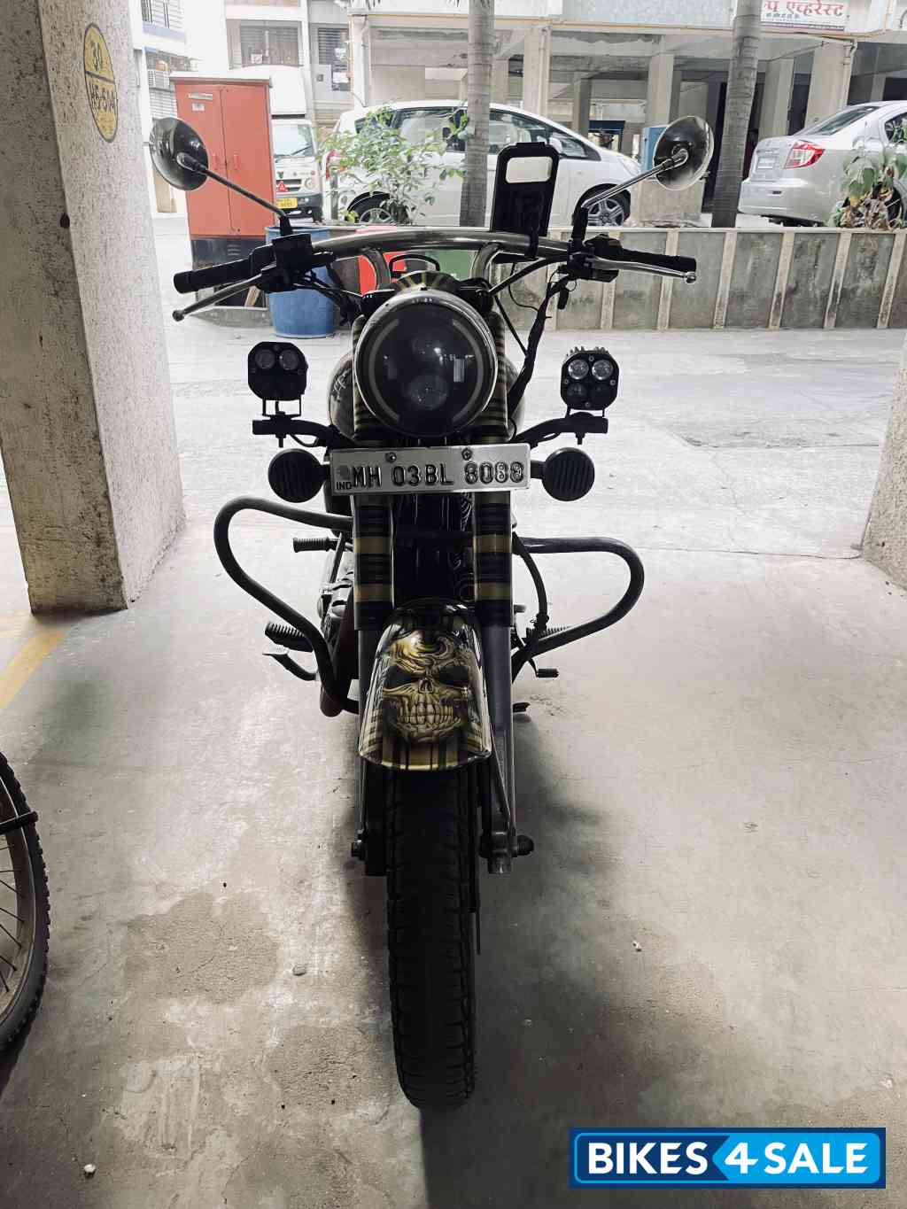 Gold Black Royal Enfield Classic 500 Gold Black Royal Enfield Classic 500