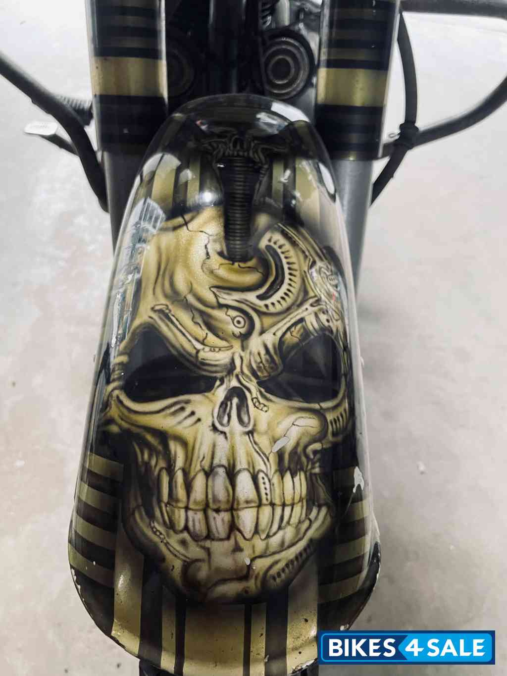 Gold Black Royal Enfield Classic 500 Gold Black Royal Enfield Classic 500