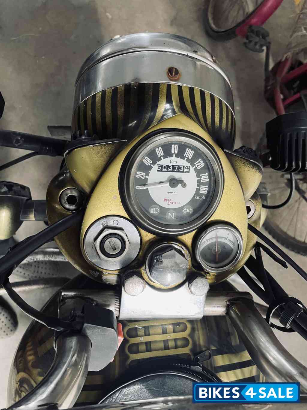 Gold Black Royal Enfield Classic 500 Gold Black Royal Enfield Classic 500