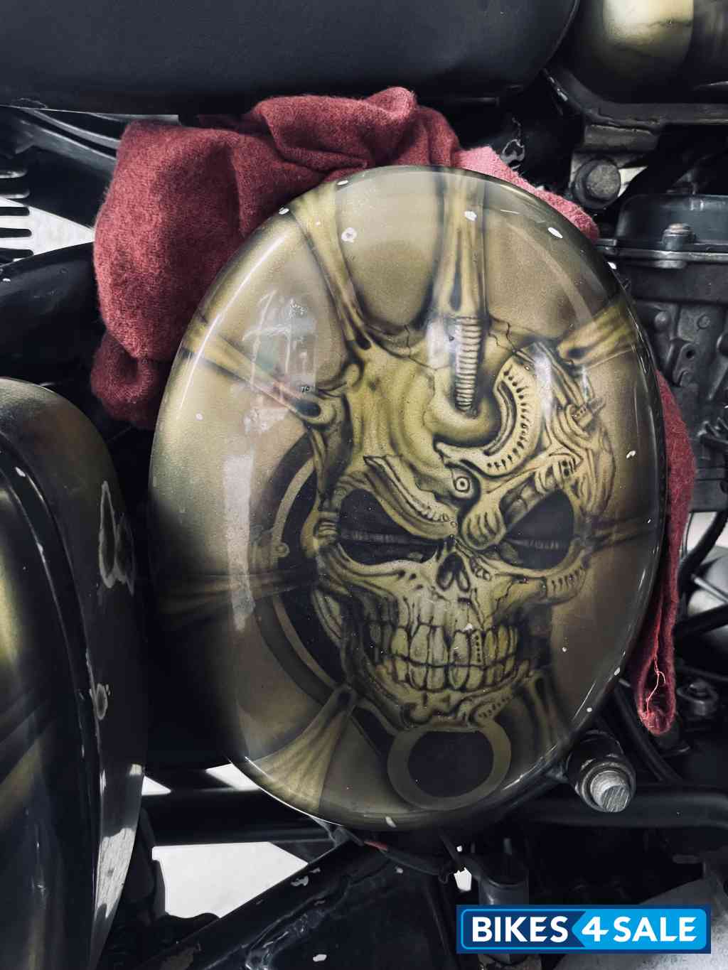 Gold Black Royal Enfield Classic 500 Gold Black Royal Enfield Classic 500