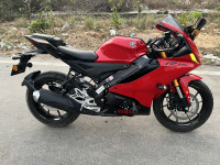 Metallic Red Yamaha R15 V4
