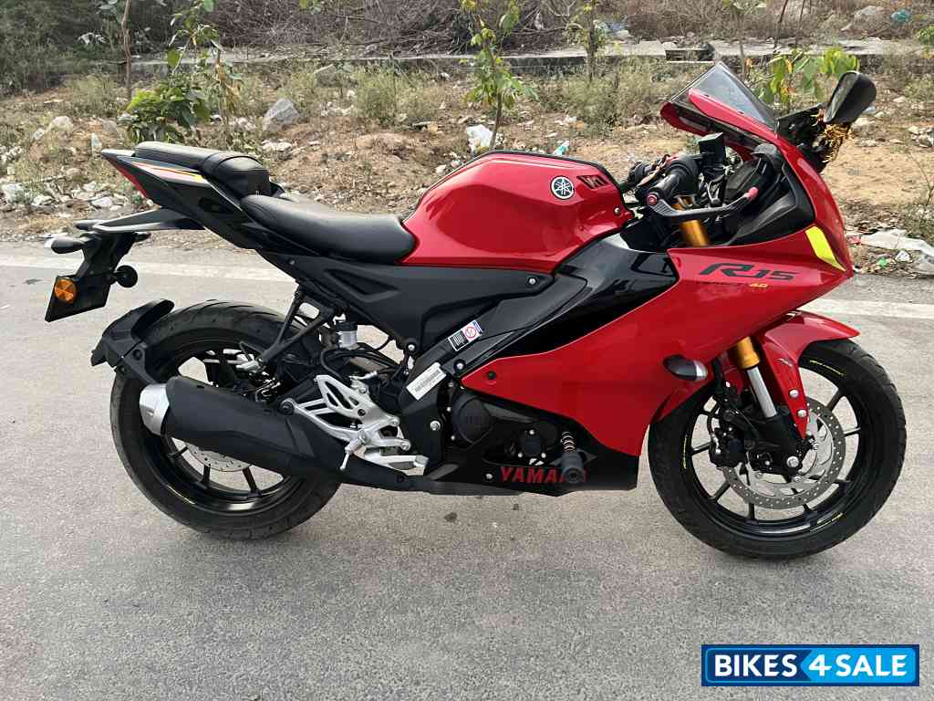 Metallic Red Yamaha R15 V4 Metallic Red Yamaha R15 V4