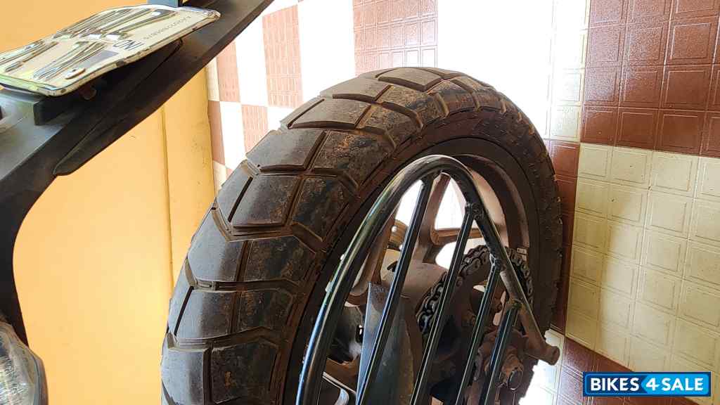 Savana Green Bajaj Dominar 400 ABS BS6