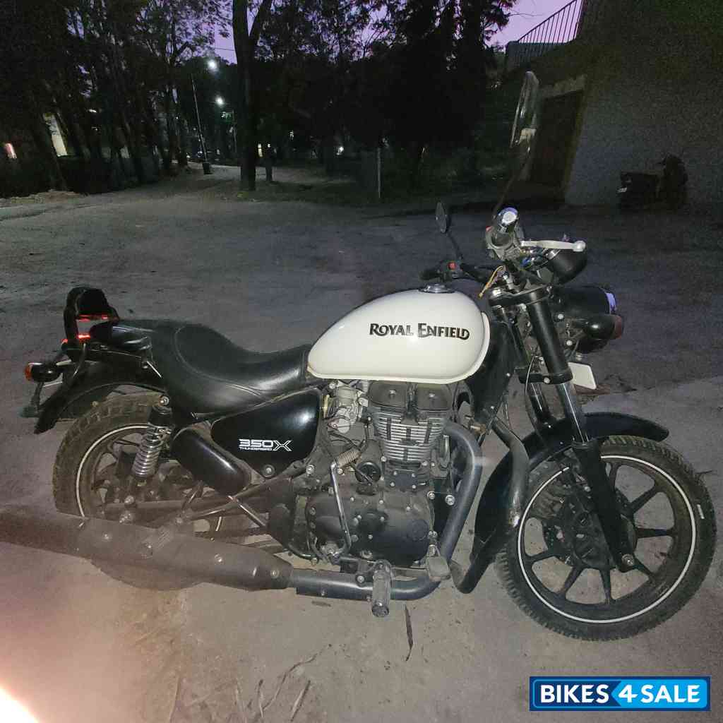 White Royal Enfield Thunderbird X 350