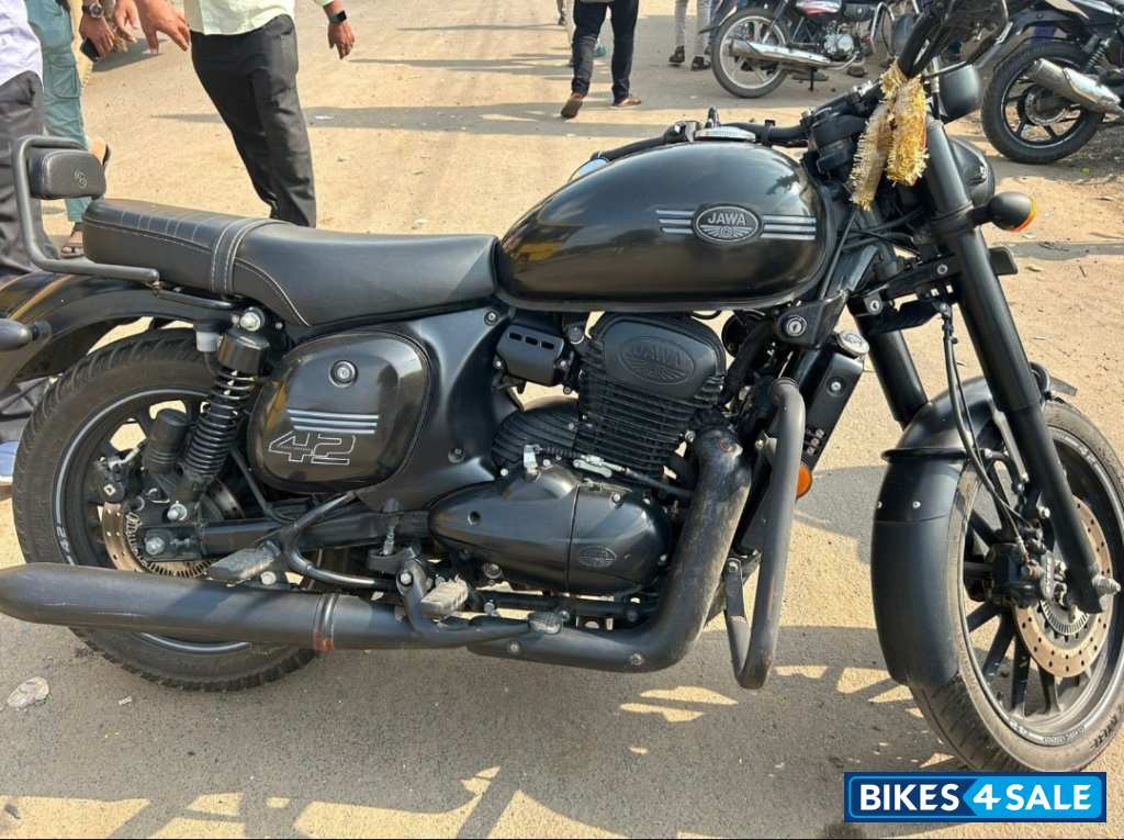 Jawa 42 Dual Channel ABS Cosmic Carbon