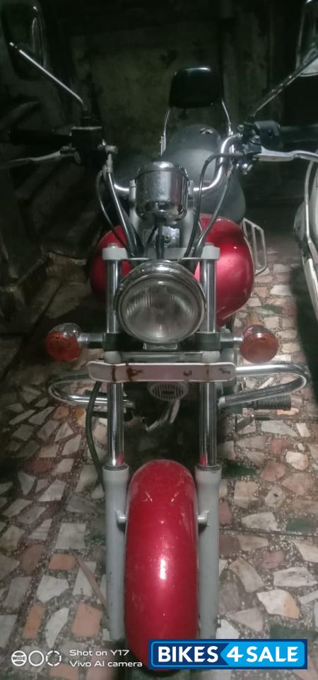 Bajaj Avenger 200 DTS-i