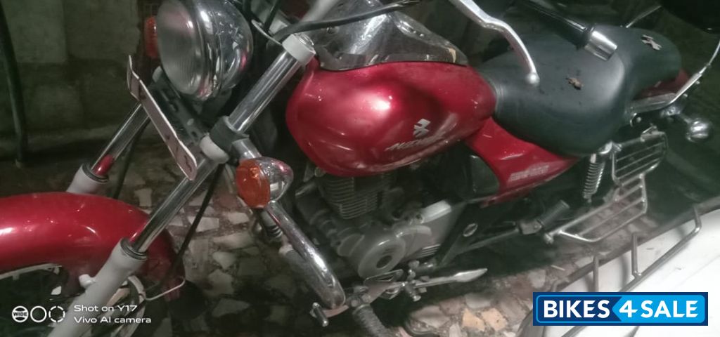 Bajaj Avenger 200 DTS-i