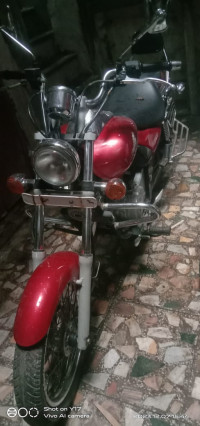 Bajaj Avenger 200 DTS-i