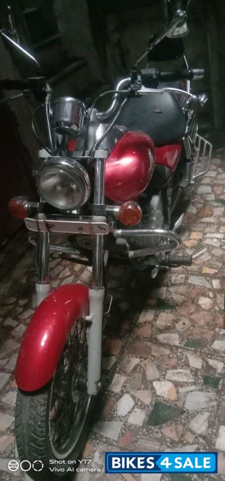 Bajaj Avenger 200 DTS-i