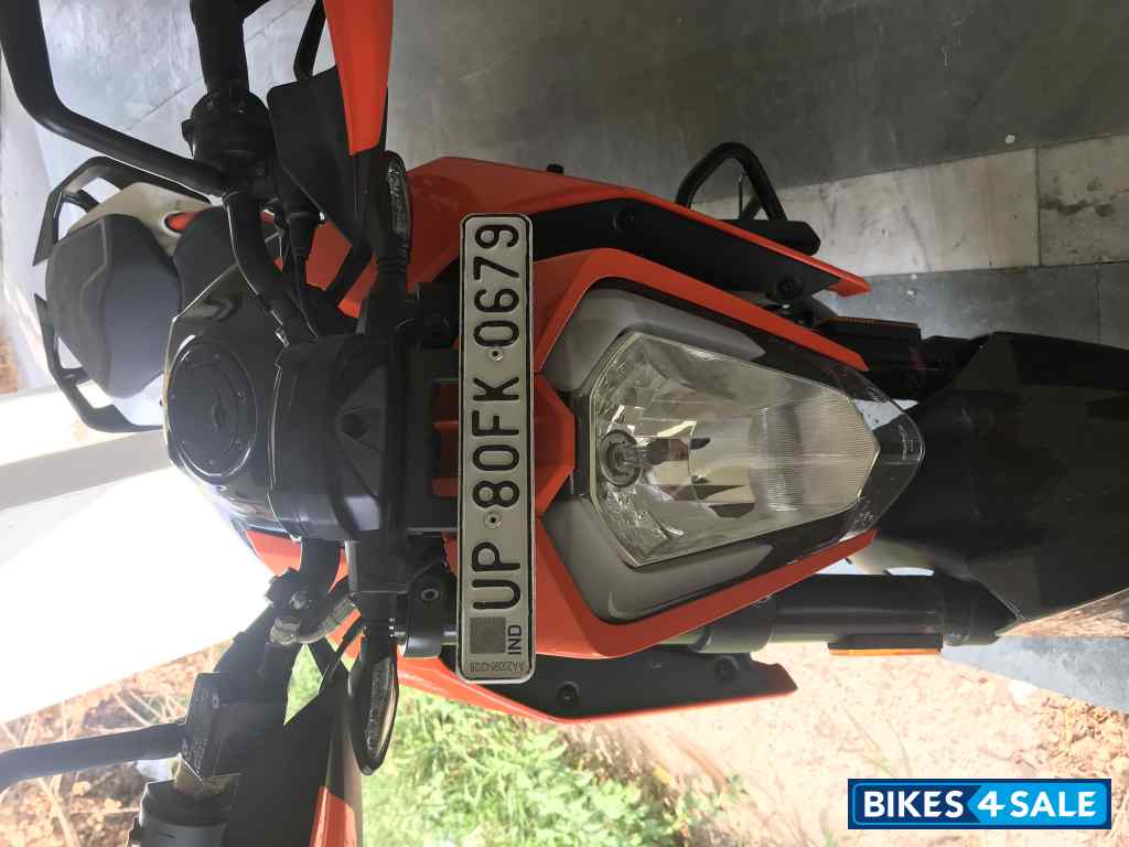 Orange KTM Duke 250 2020