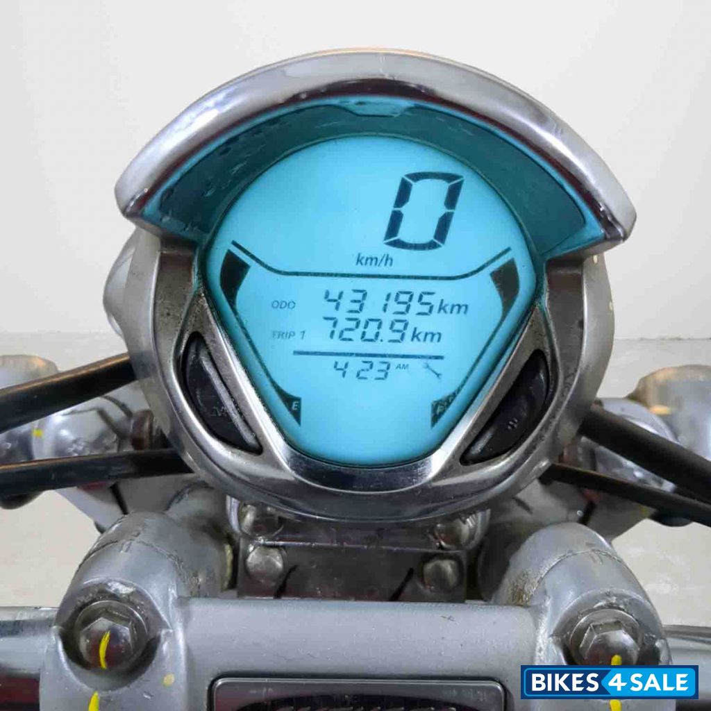 Bajaj Avenger Cruise 220