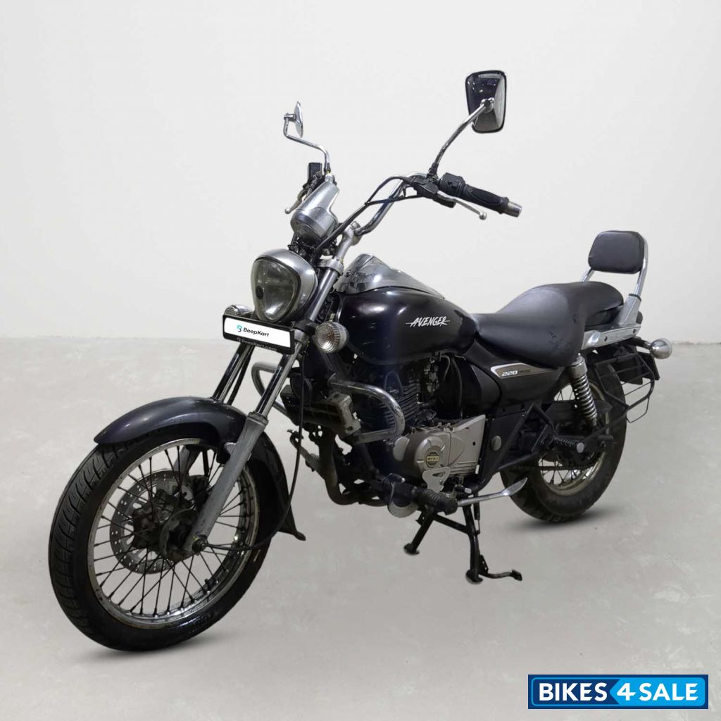 Bajaj Avenger Cruise 220