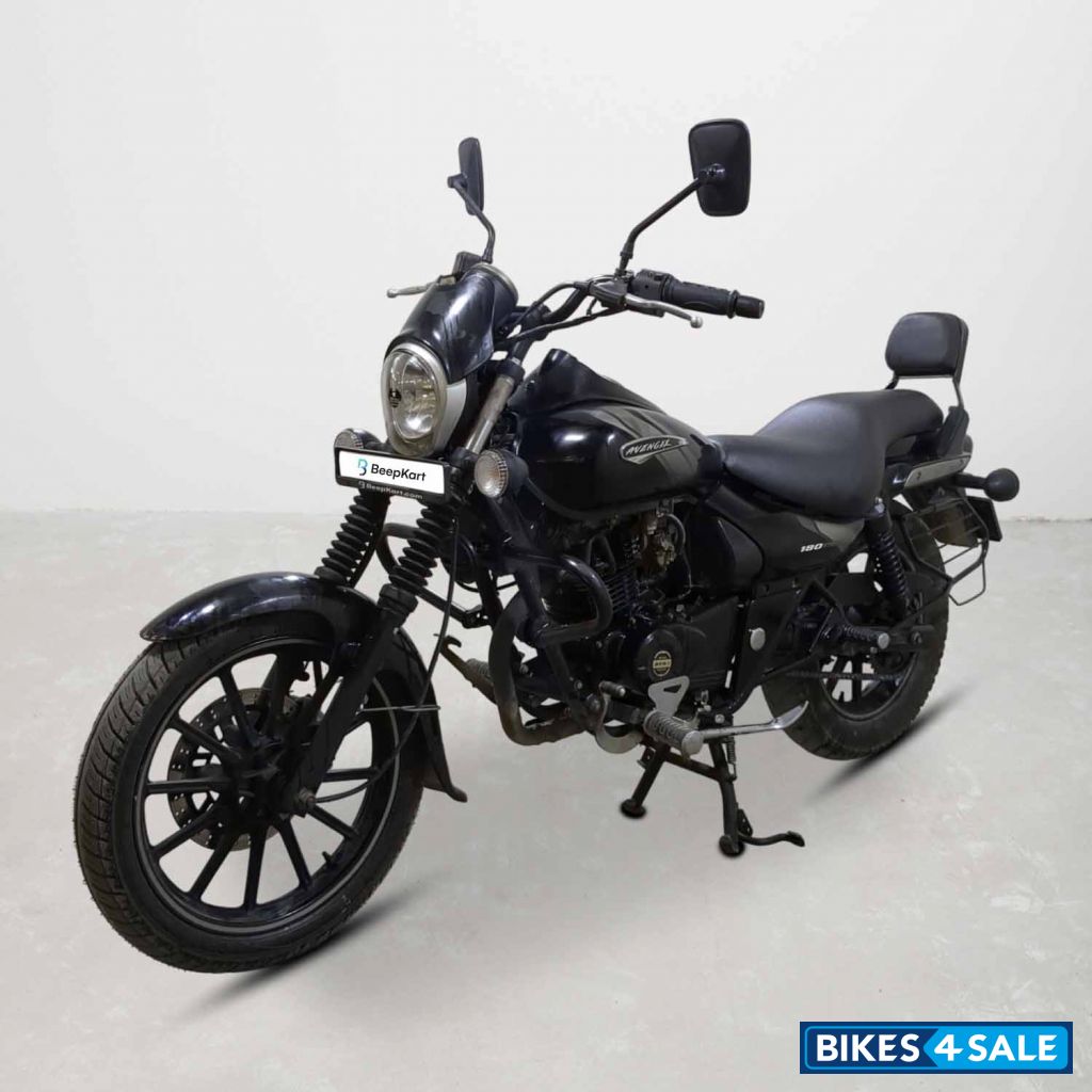 Bajaj Avenger Street 180