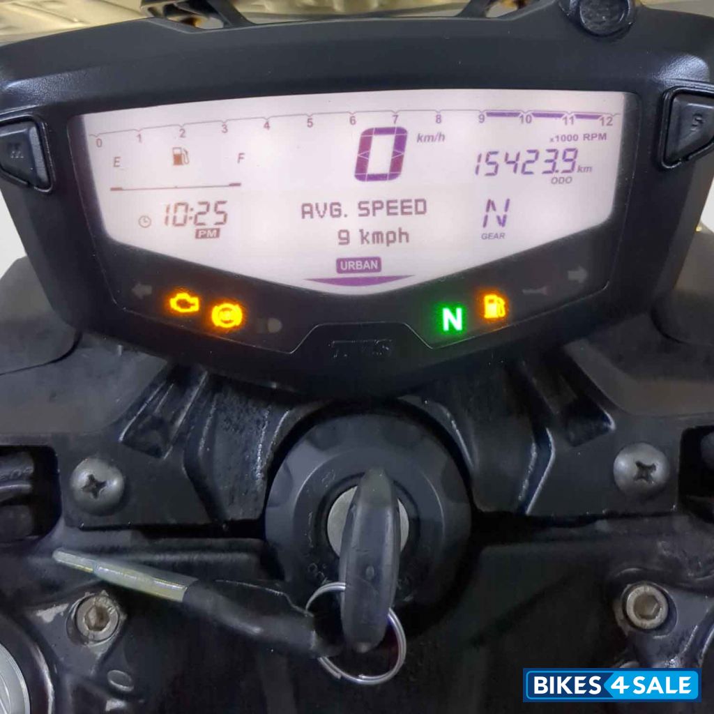 TVS Apache RTR 200 4V