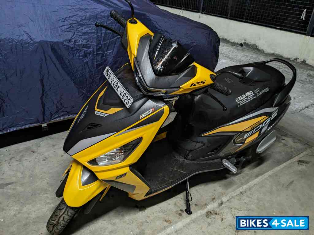 Prismatic Yellow Hero Maestro Edge 125 BS6