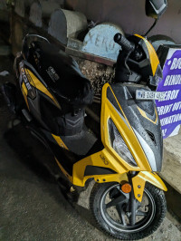 Prismatic Yellow Hero Maestro Edge 125 BS6