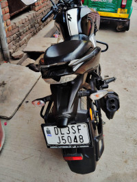 Black TVS Apache RTR 160 4V 2024