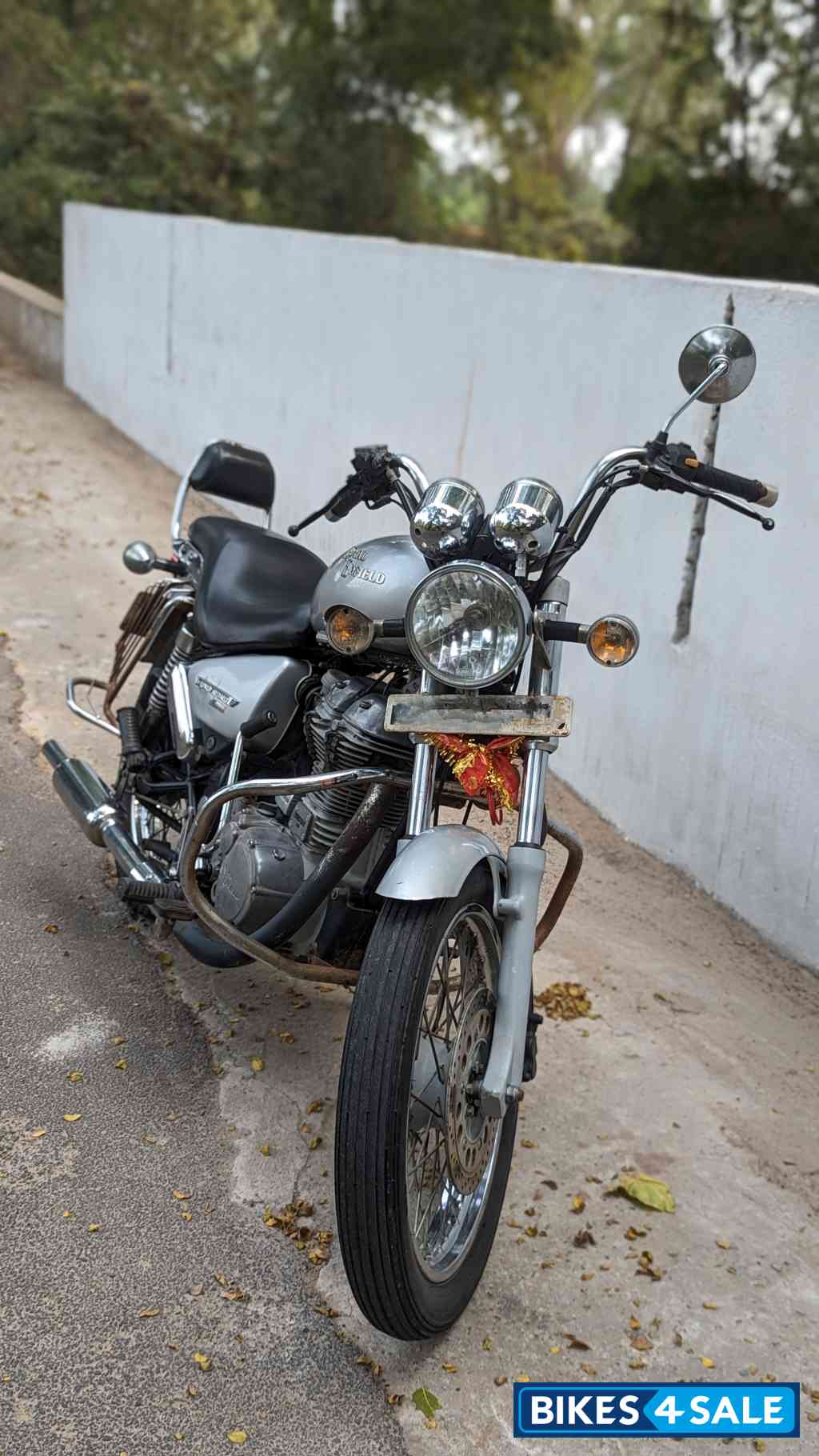 Silver Royal Enfield Thunderbird TwinSpark 350