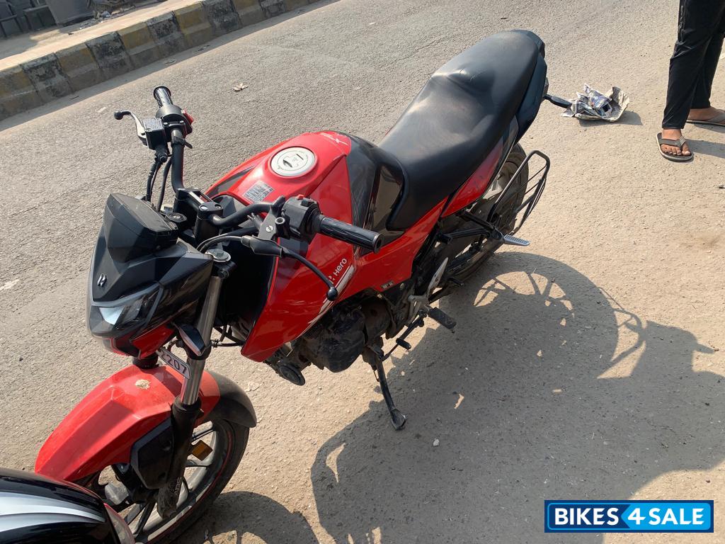 Red Black Hero Xtreme 160R