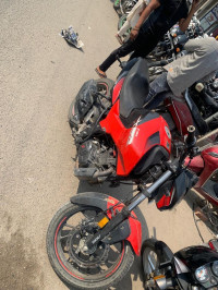 Red Black Hero Xtreme 160R